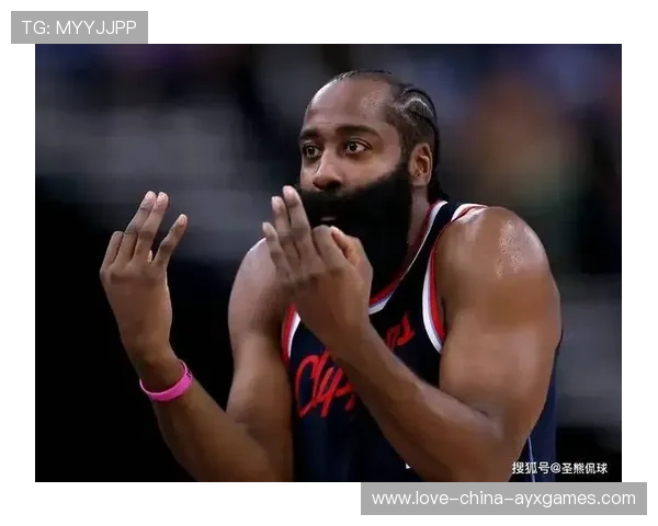 哈登遭遇合约危机引发降薪讨论——NBA巨星的抉择与未来风向 哈登遭遇合约危机引发降薪讨论——NBA巨星的抉择与未来风向