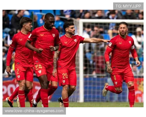 塞维利亚后场配合愈发默契，西甲竞争力增强