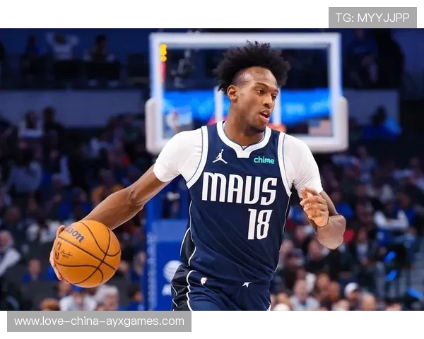 NBA后卫逆天技巧：背打内线强吃成功的秘密解析